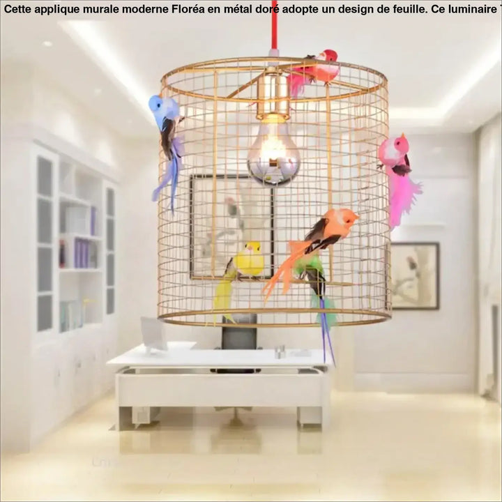 Suspension luminaire cage dorée avec oiseaux décoratifs chic