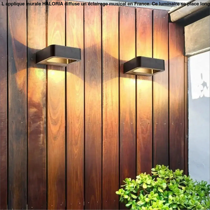 Applique murale musiqe noire avec lumière chaude dorée intégrée pour éclairage long d’un couloir ou autour d’un miroir