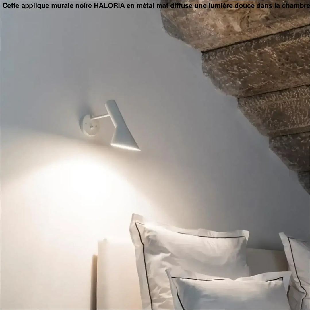Applique murale noire chambre haloria avec design minimaliste angulaire blanc et fixation murale moderne