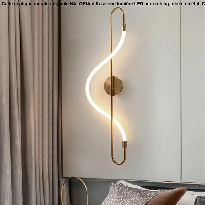 Applique murale originale avec long tube en LED

