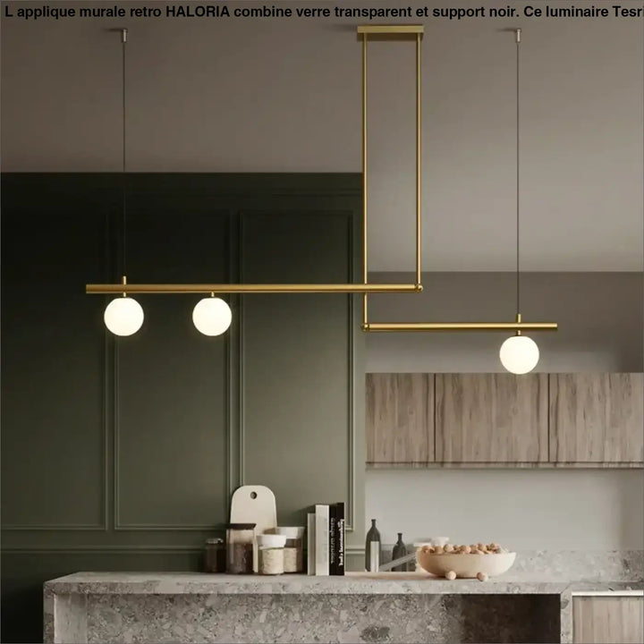 Suspension linéaire dorée avec globes en verre style moderne