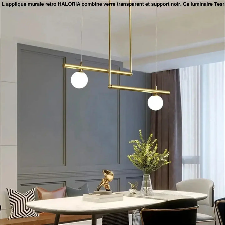 Suspension linéaire dorée avec globes en verre style moderne