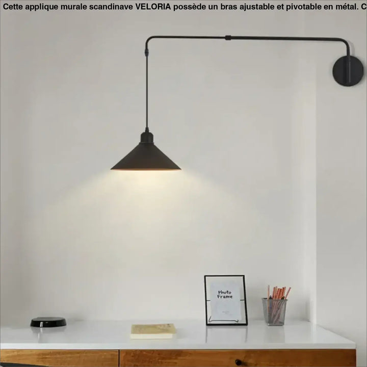 Applique murale scandinave avec bras ajustable et pivotable

