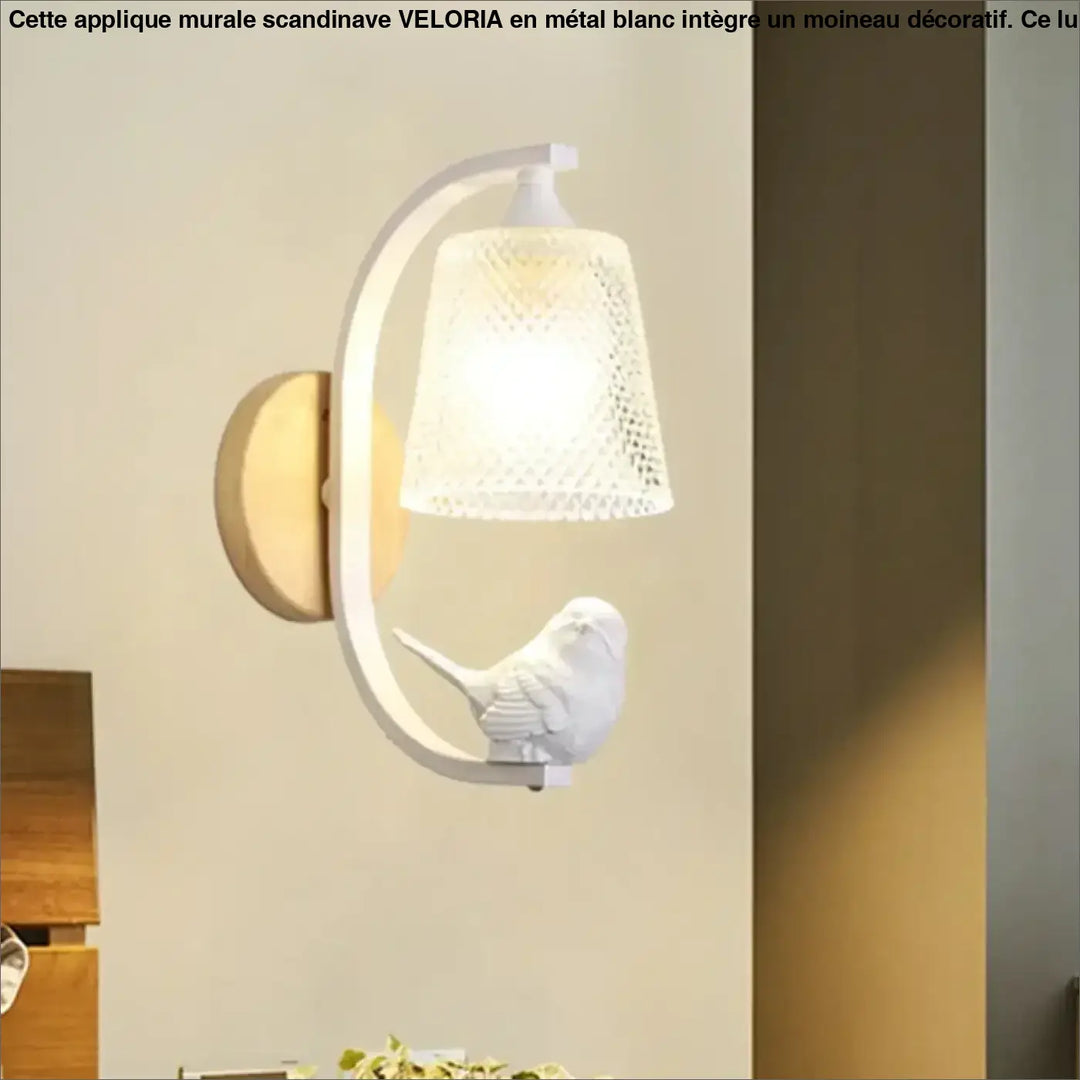 Applique murale scandinave avec un moineau blanc

