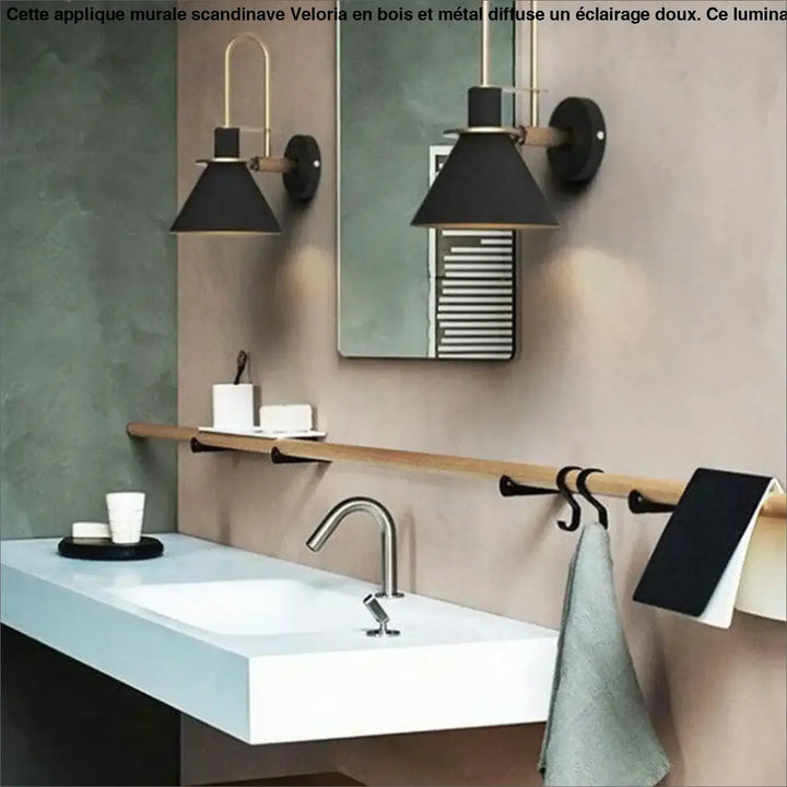 Applique murale scandinave noire conique avec accents en laiton au design minimaliste pour chambre veloria