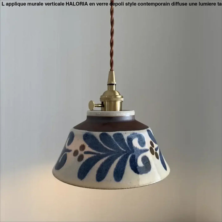 Suspension céramique avec motif floral bleu blanc doré chic