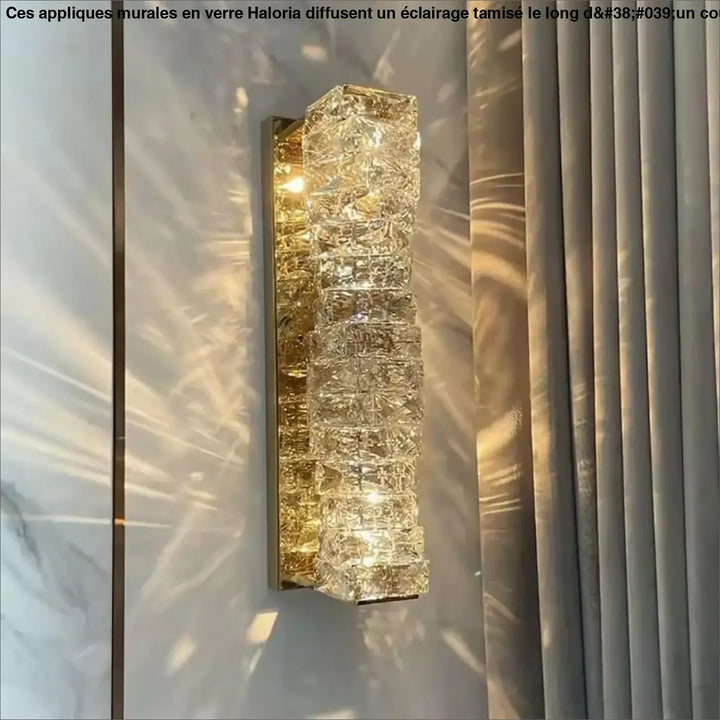 Applique murale moderne en verre texturé clair avec support métal doré idéale pour appliques murales le long d un couloir