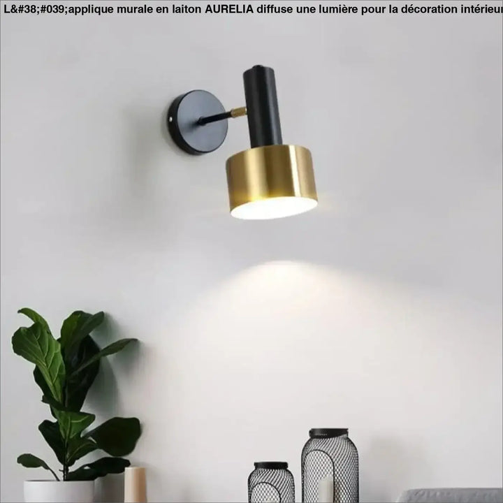 Applique murale moderne en laiton noir et laiton avec abat-jour cylindrique de la collection AURELIA