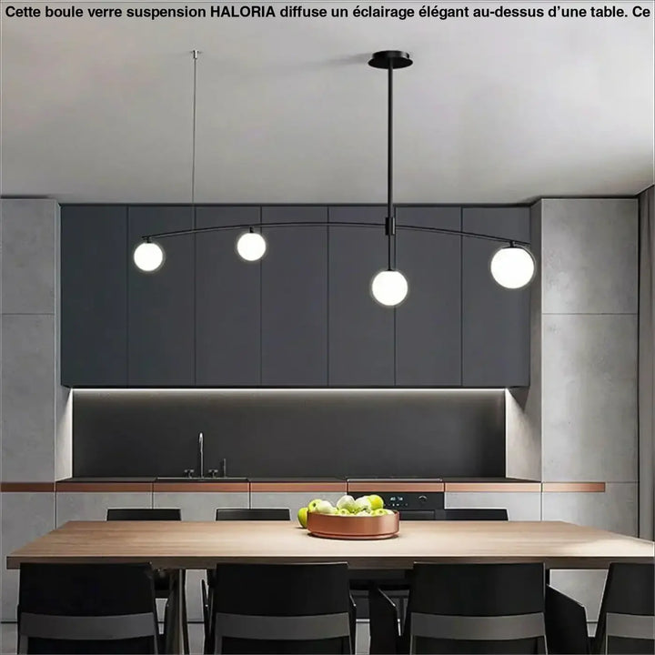 Boule verre suspension moderne avec trois ampoules sphériques blanches suspendues à un bras courbé noir élégant