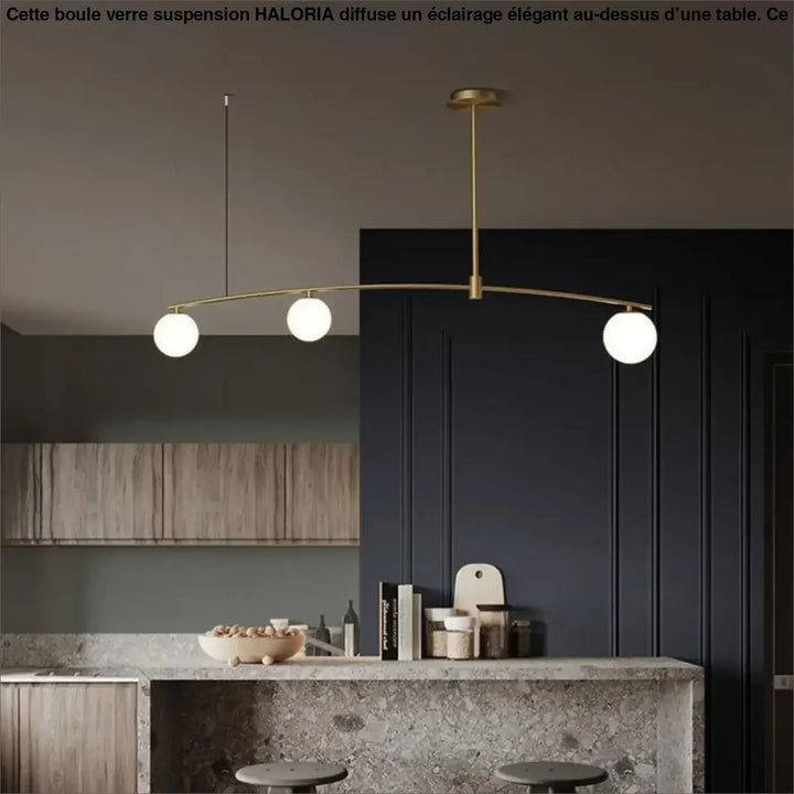 Boule verre suspension en laiton avec trois globes en verre blanc minimaliste pour éclairage intérieur