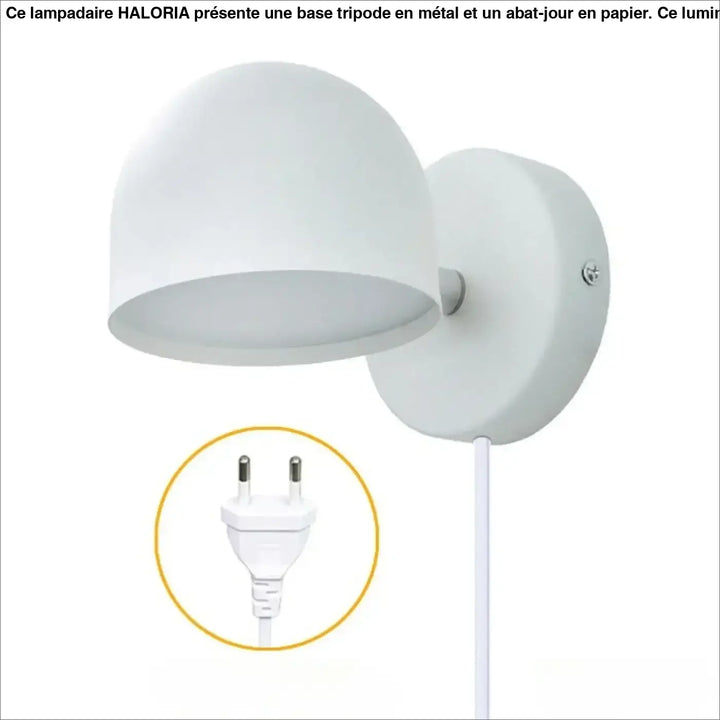 Applique murale blanche en forme de dôme avec finition mate et platine circulaire style scandinave participe à créer une ambiance élégante