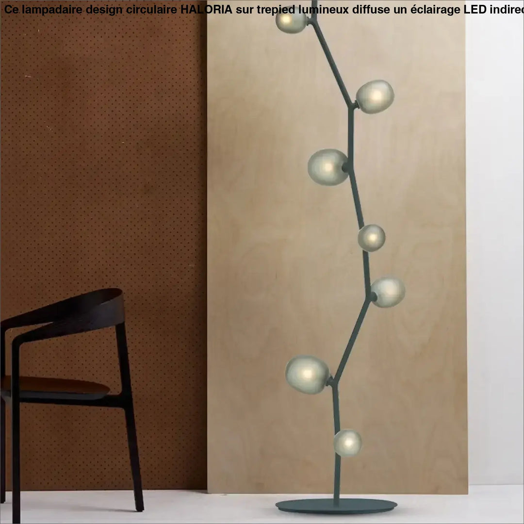 Lampadaire décoratif moderne en métal et globes en verre élégant
