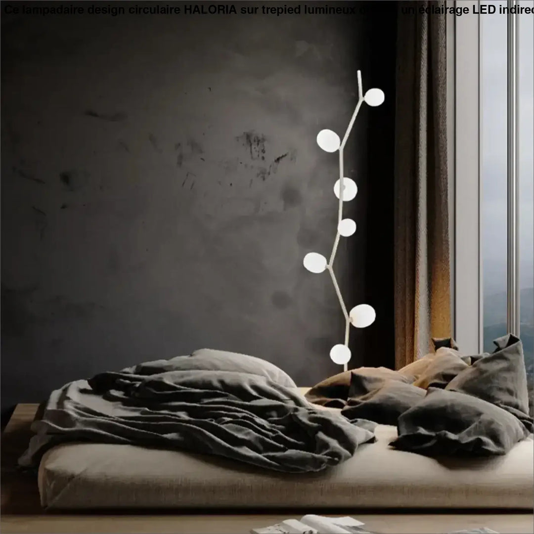 Lampadaire décoratif moderne en métal et globes en verre élégant