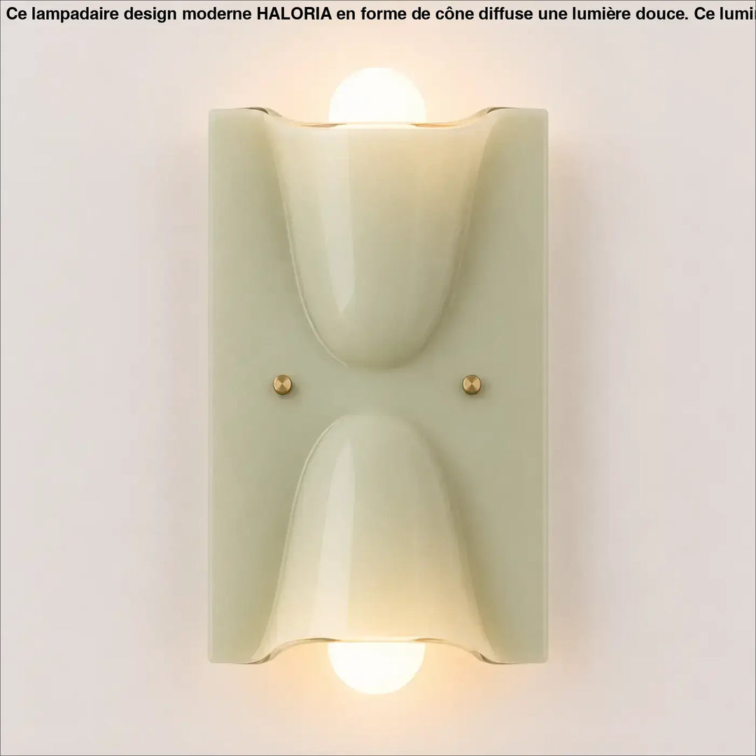 Applique murale kavia en céramique couleur crème avec verre sculpté et détails en laiton double sens