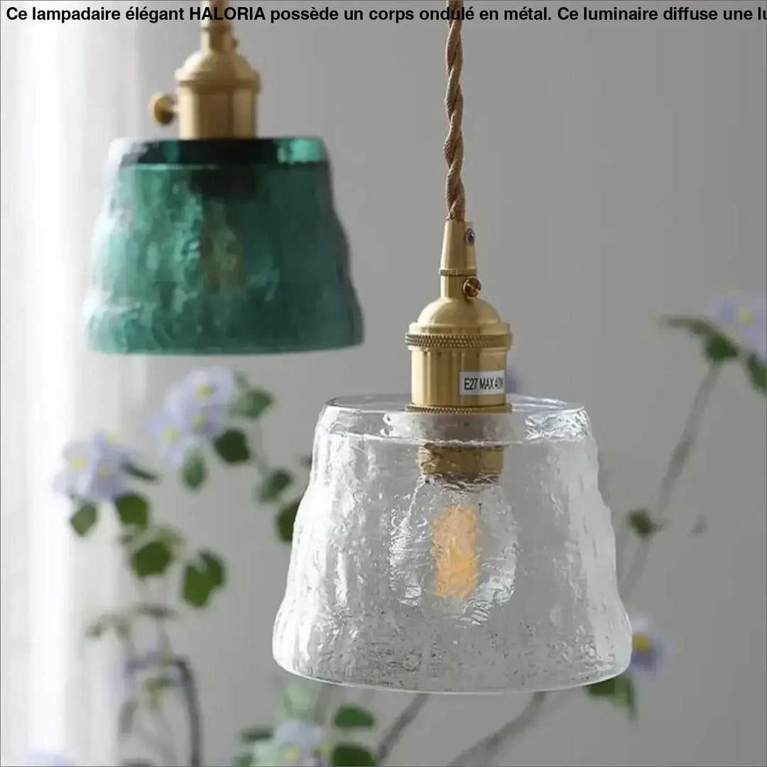 Suspension lumineuse nais en verre texturé avec finition laiton et cordon torsadé design rétro vintage