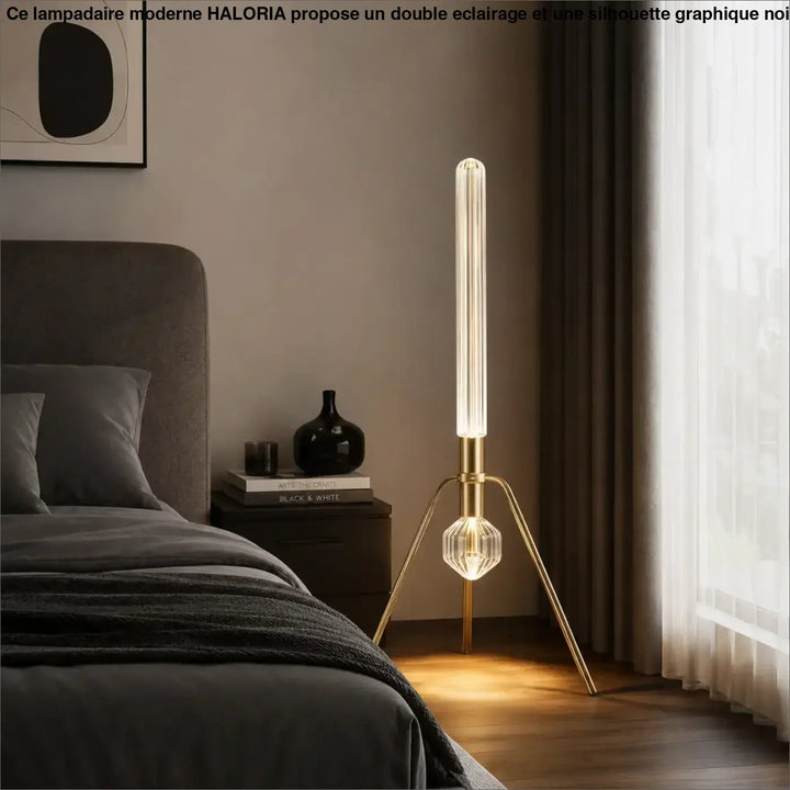 Lampadaire shor gold ton avec verre strié, base en cristal facetté et allure sculpturale moderne design