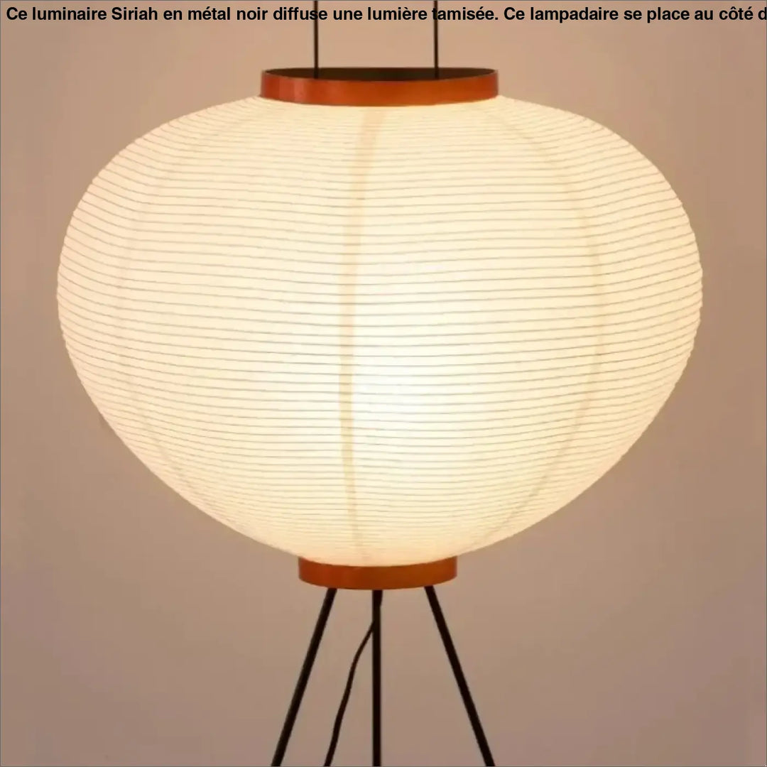 Lampadaire siriah en papier blanc chaudement éclairé à bord en bois avec base trépied pour décoration intérieure élégante