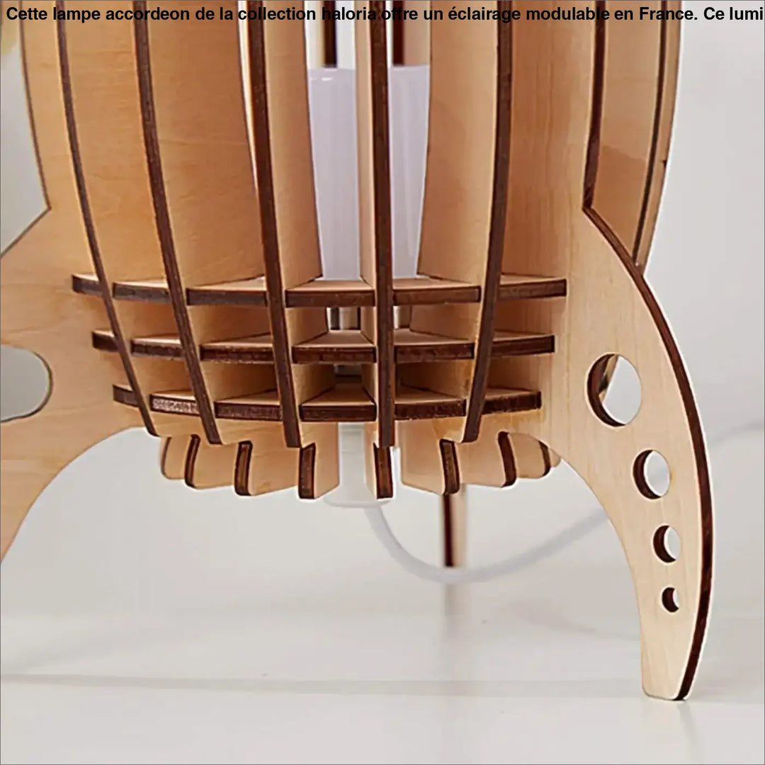 Lampe accordeon lampe en bois légère en forme de fusée avec finition naturelle et détails découpés au laser pour éclairage plus