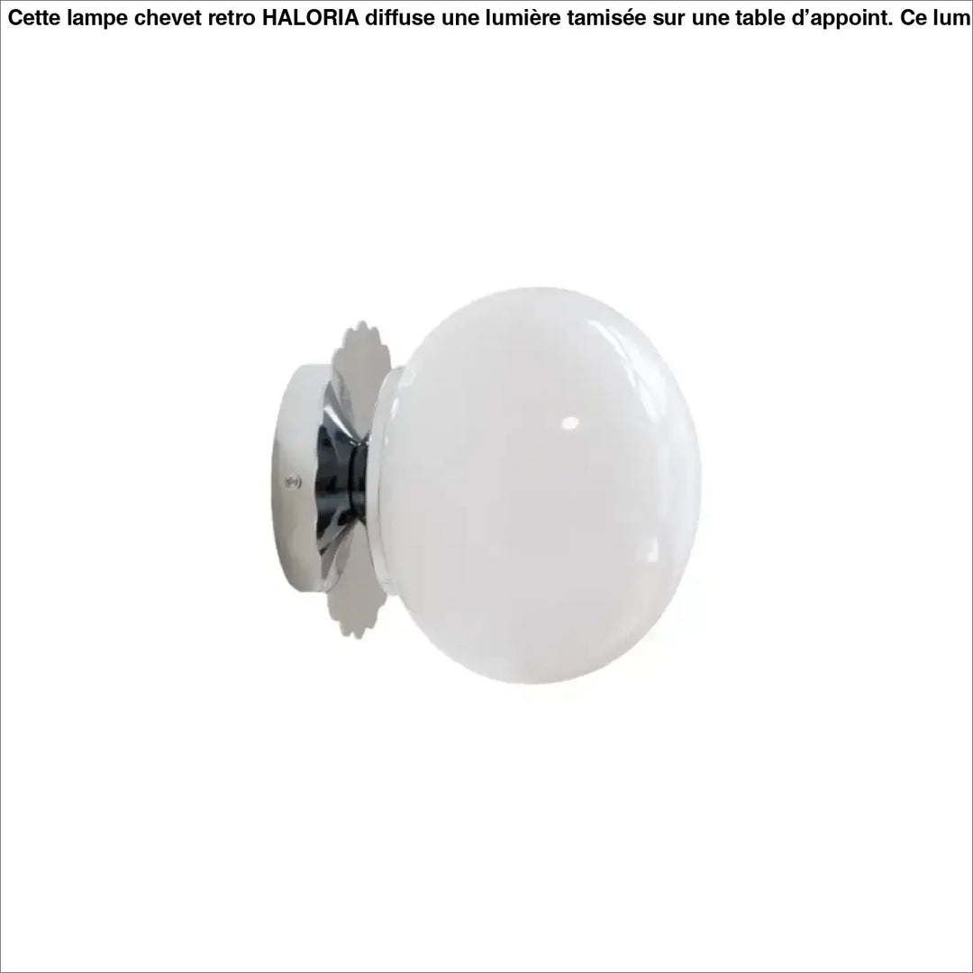 Applique murale sally avec bouton en verre opale blanc et plaque arrière en chrome poli