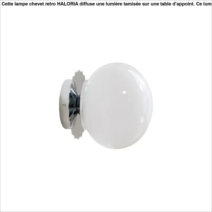 Applique murale sally avec bouton en verre opale blanc et plaque arrière en chrome poli