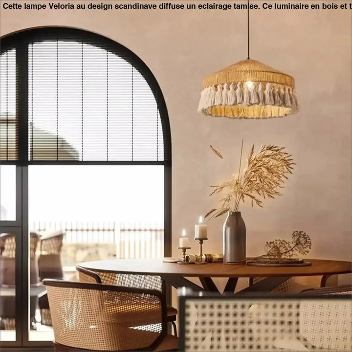 Suspension luminaire bohoba en corde naturelle beige avec franges décoratives en pampille suspendue au plafond