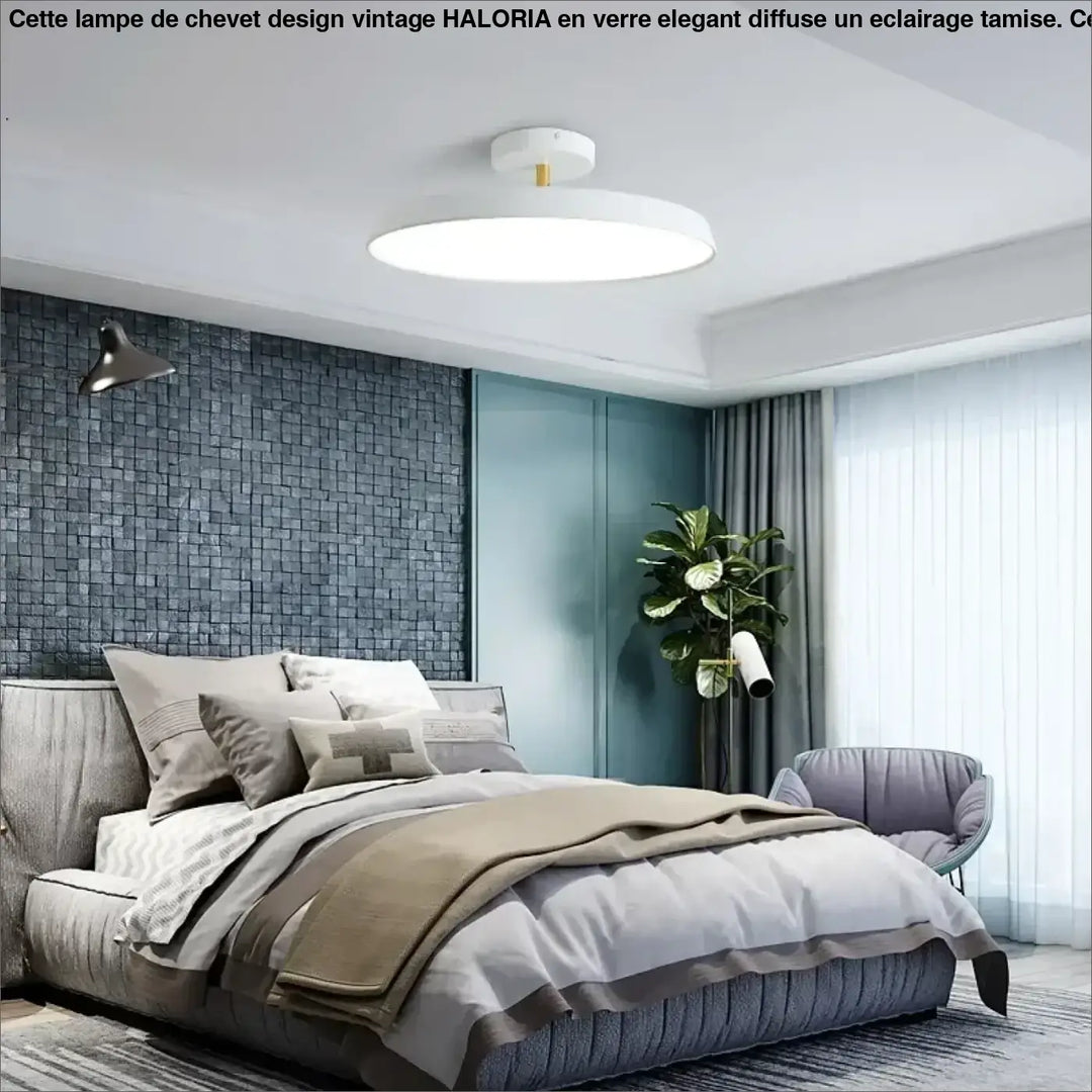 Plafonnier design scandinave rond blanc avec accent doré subtil modèle fisaka pour éclairage moderne