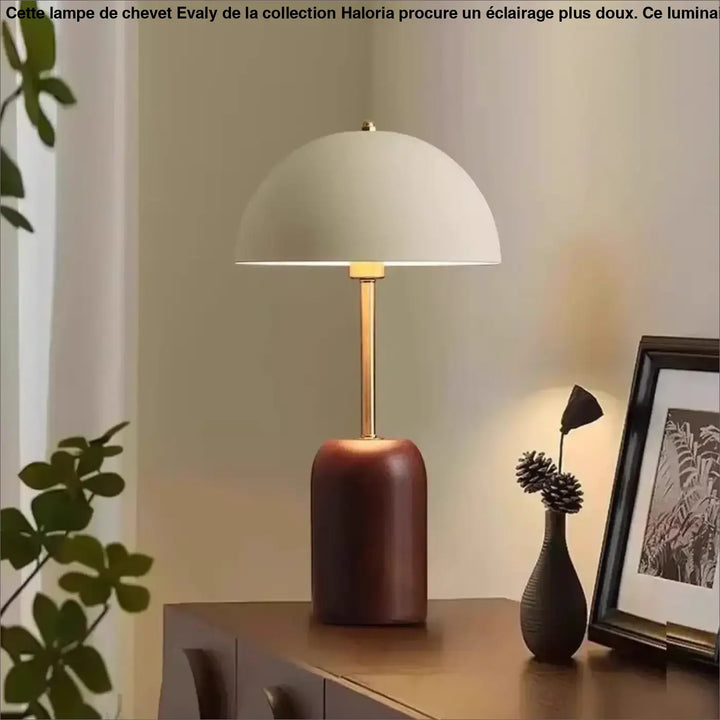 Lampe de chevet evaly avec abat-jour blanc mat, tige couleur laiton, base en céramique marron design contemporain lumière douce
