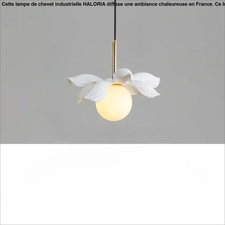 Suspension luminaire kalyx en céramique blanche avec fleur et ampoule sphérique chaude au centre lumineux
