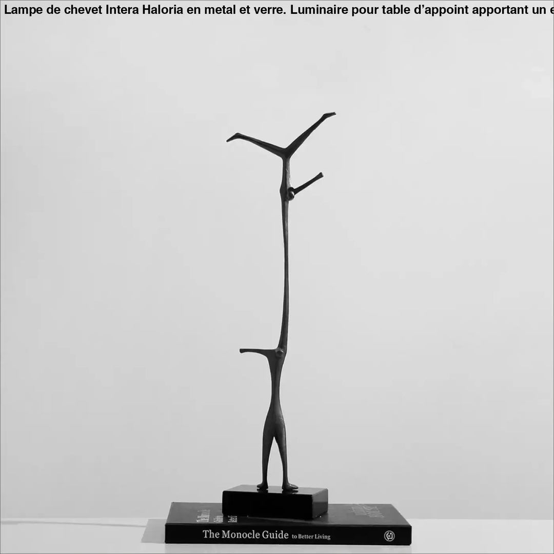 Lampe de table design minimaliste sculpture humaine dorée moderne