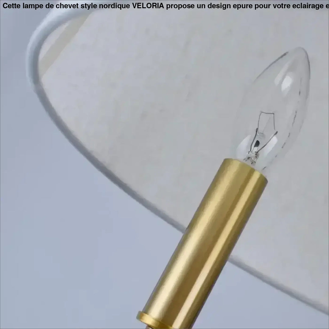 Suspension luminaire winfordo avec ampoule style bougie claire et base cylindrique couleur laiton pour salle à manger élégante