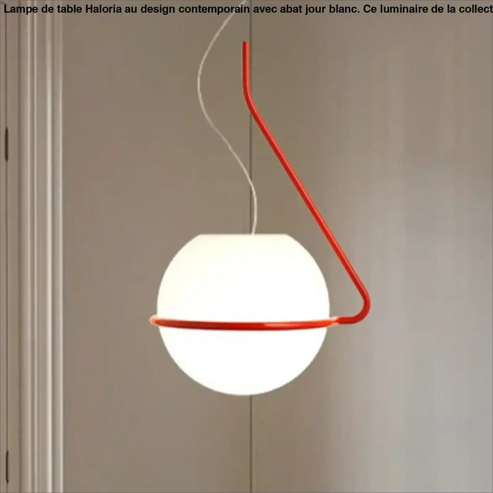 Suspension luminaire asim avec globe opalin blanc suspendu par un bras asymétrique rouge en métal