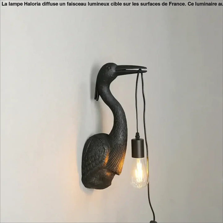 Applique murale en fer noir en forme de héron avec ampoule suspendue edison pour une touche artistique élégante