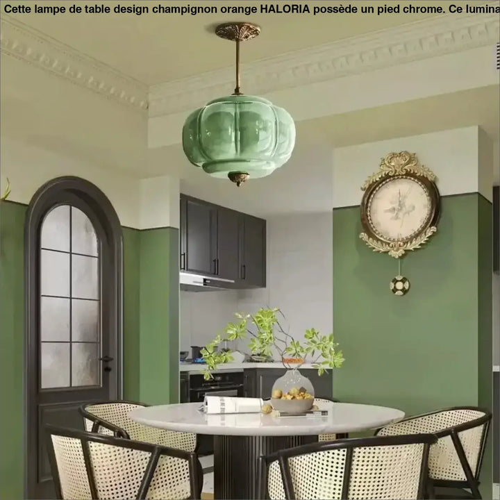 Suspension luminaire contemporaine cicitrou en verre opale vert translucide avec finition laiton et nervures décoratives