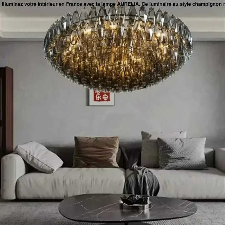 Suspension luminaire murano avec verre sculpté en cristal ambre doré offrant une lumière douce et élégante