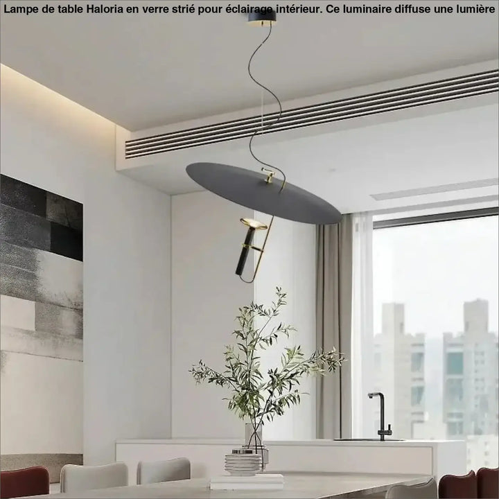 Suspension luminaire fimeo lampe suspendue noire moderne avec design courbé et accents dorés élégants