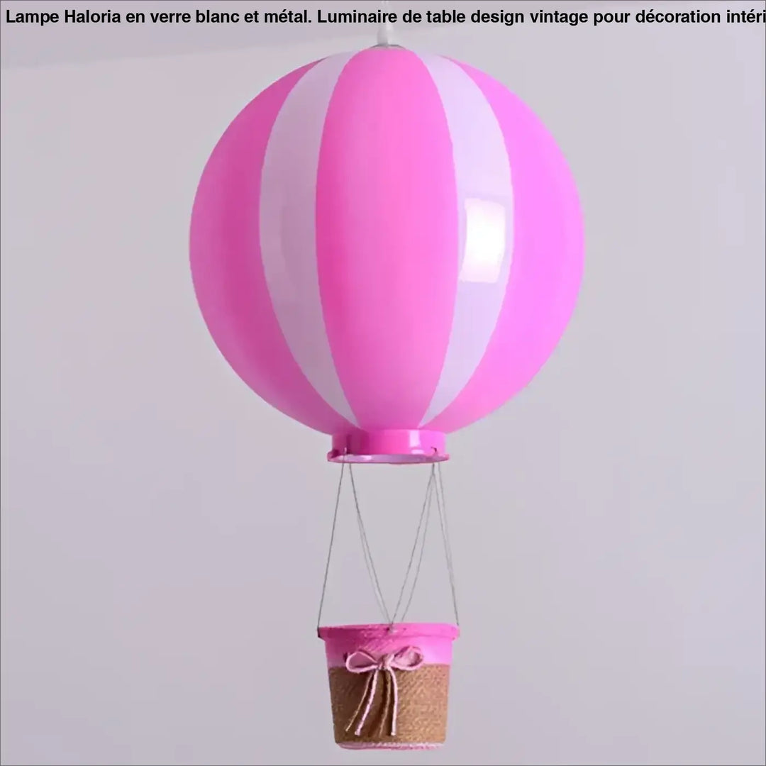 Suspension luminaire montgolfière lobba rayée rose et blanche avec panier tressé noué d un ruban rose
