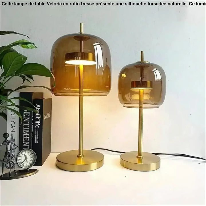 Lampe de table zelía avec deux lampes en verre transparent ambré et métal doré, design table élégant et moderne