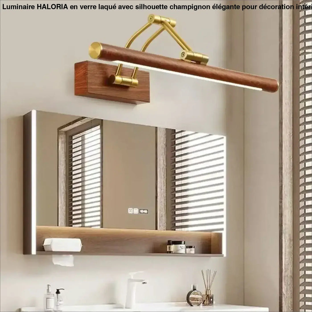 Applique murale scandinave pia avec cadre en laiton poli et accents en bois pour une salle de bain moderne et élégante