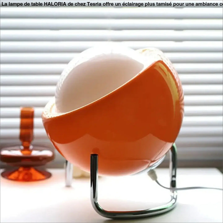 Lampe de table design boule inclinee pour interieur chic