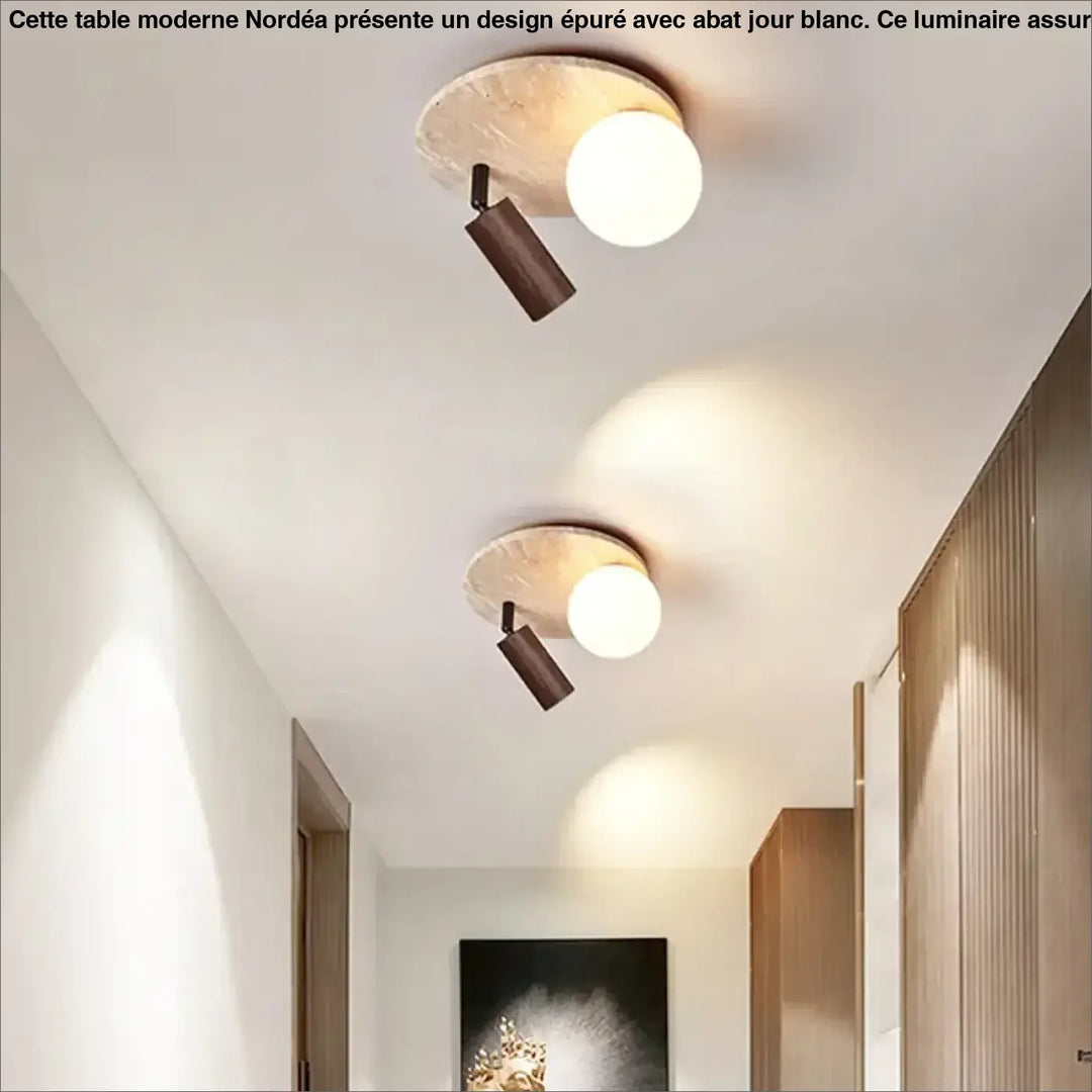 Luminaire plafonnier medier avec spots orientables sur base circulaire en pierre texturée et bras ajustables en bois foncé opalin design minimaliste