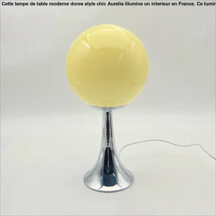 Lampe de chevet boule en verre blanc au style moderne
