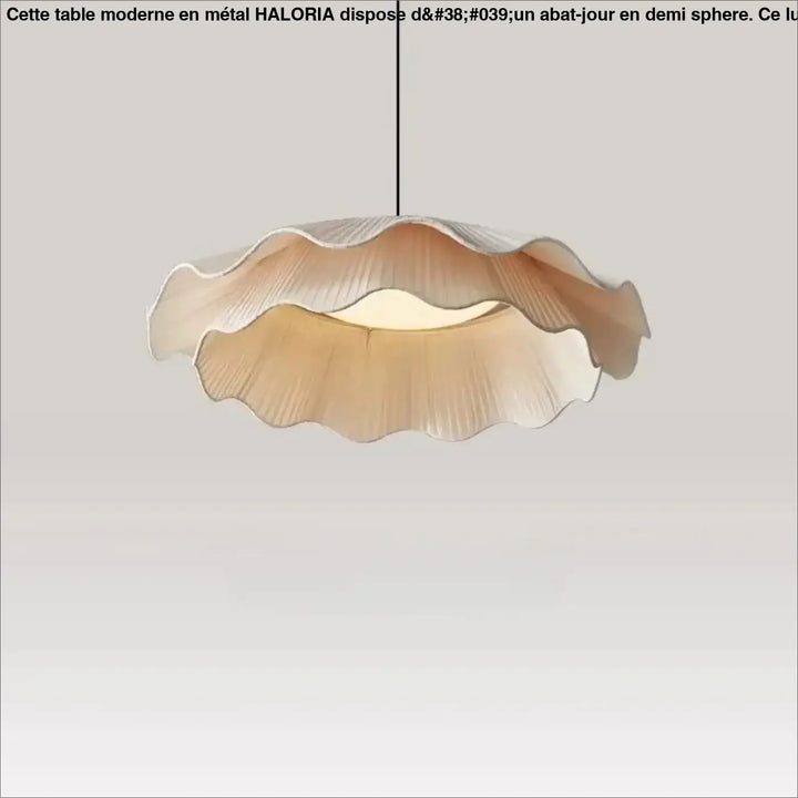 Suspension luminaire unda beige translucide avec design en couches ondulées et pétales en matériau léger