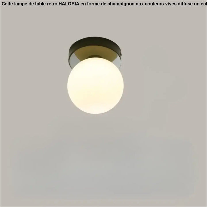 Applique murale puffer avec abat-jours arrondis en verre dépoli et base en métal noir avec design doux murale