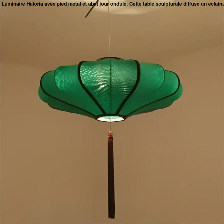 Suspension luminaire sanga vert plissé avec franges élégantes noires et tassel suspendu comme objet décoratif