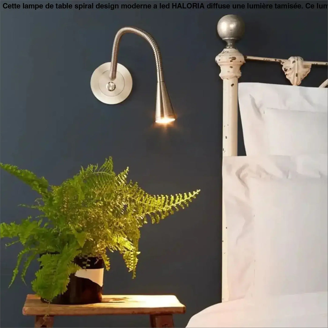 Applique murale cobra en métal argenté avec bras flexible et tête réglable idéale comme lampe de lecture ou pour l’étude