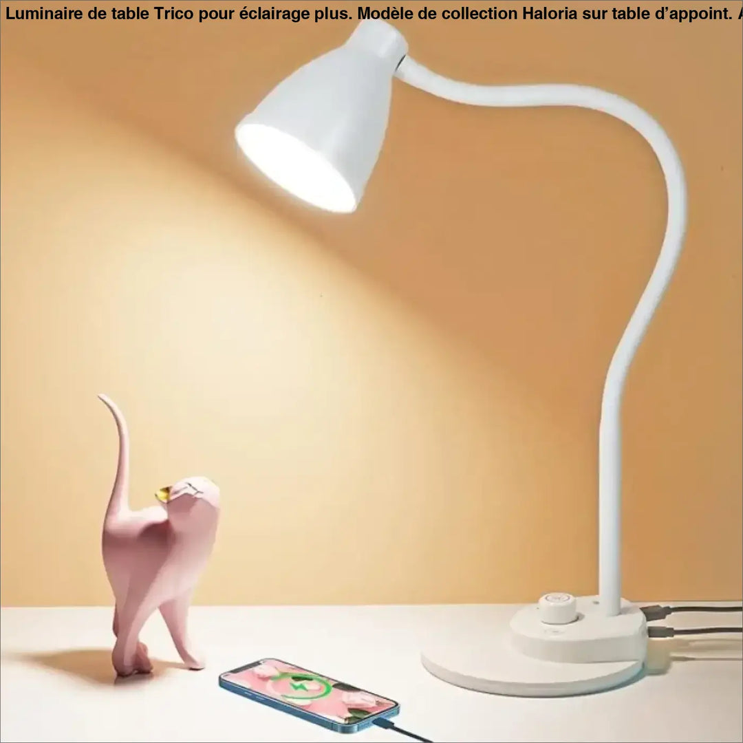 Lampe de table trico blanche avec éclairage réglable et bras flexible pour une table moderne élégante