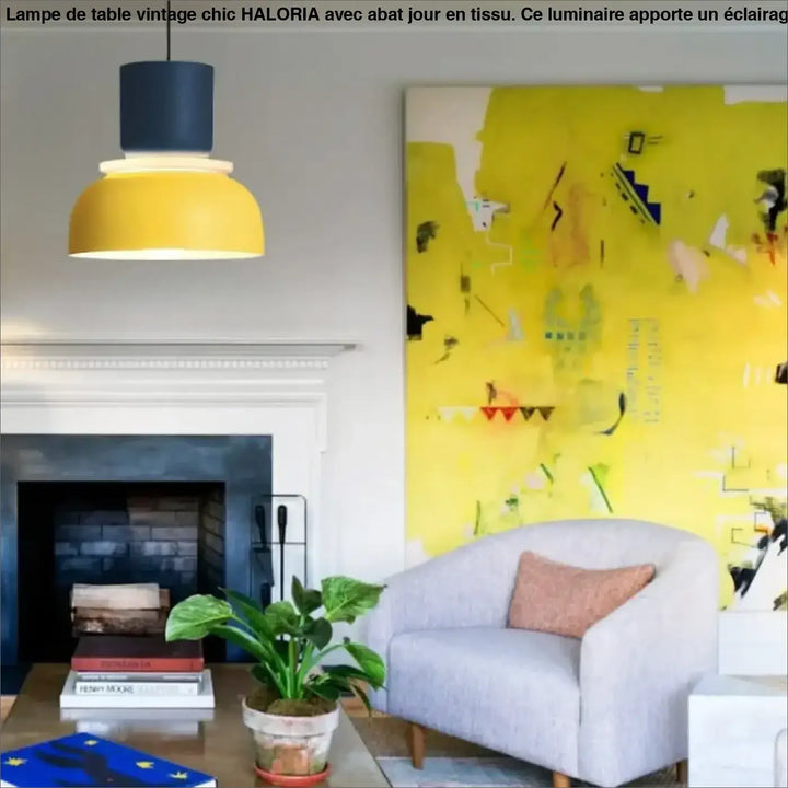 Suspension luminaire koppa design scandinave tasses superposées en acier bleu marine et jaune au-dessus d’une table basse