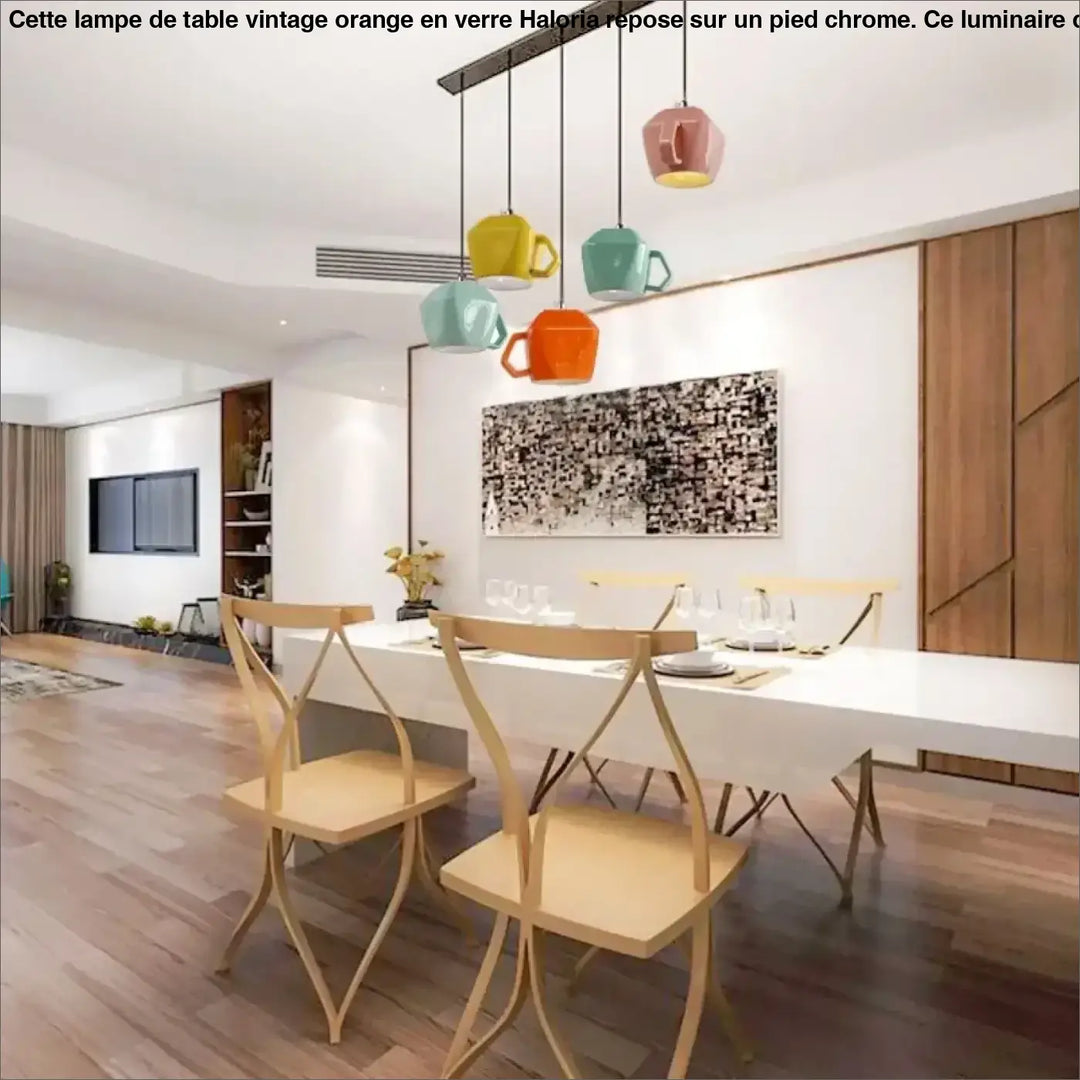 Suspension luminaire tasse rétro en céramique colorée suspendue au plafond dans une salle à manger moderne