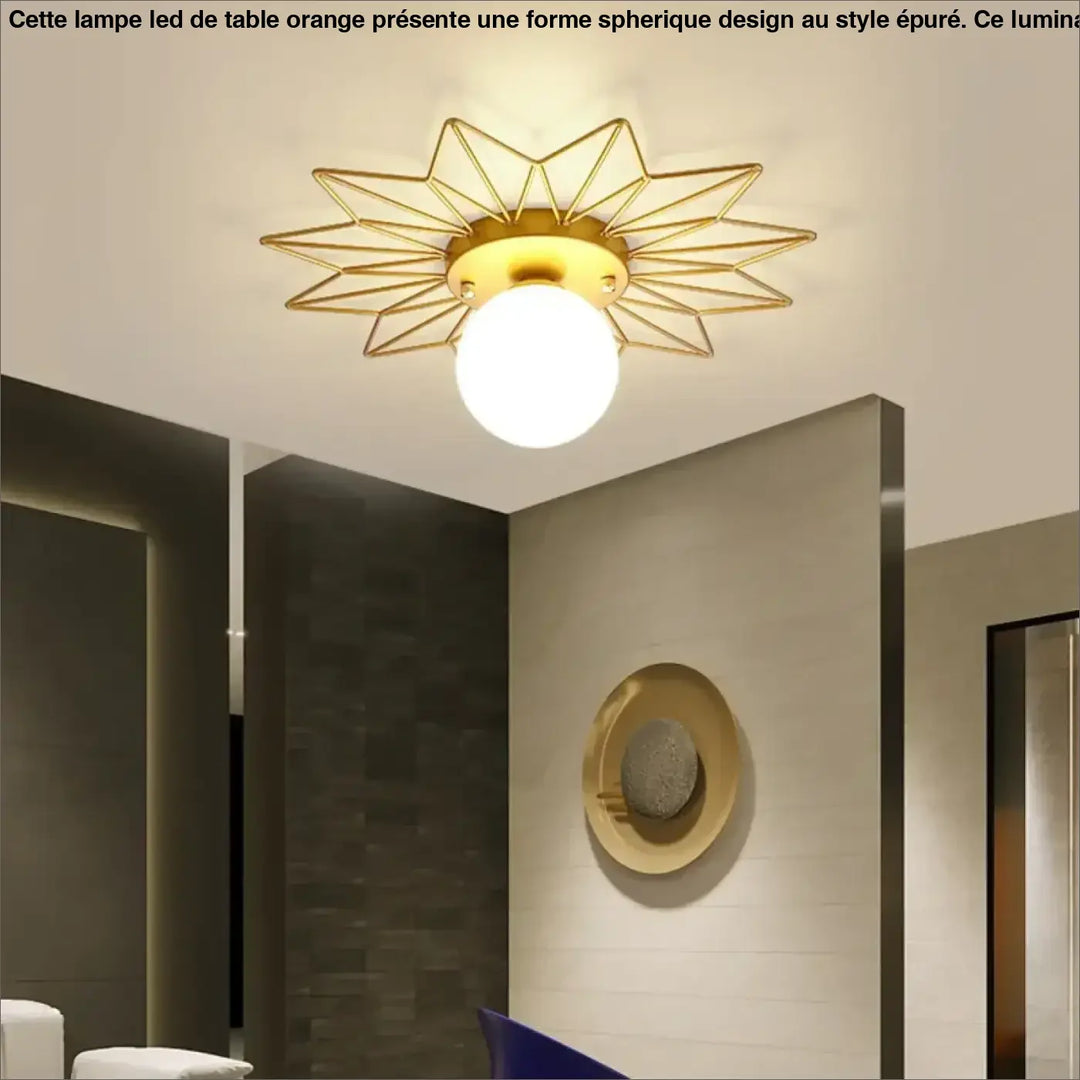 Plafonnier design spika en métal doré avec lumière étoilée et globe blanc rond pour un éclairage moderne