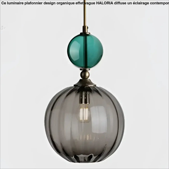 Suspension luminaire bolina en verre teinté teal et fumé avec chaîne métal finition laiton élégant luminaire colorée